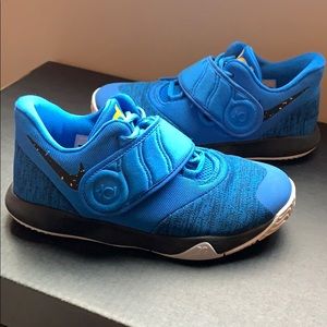 Nike KD Basketball Shoes sz 2.5